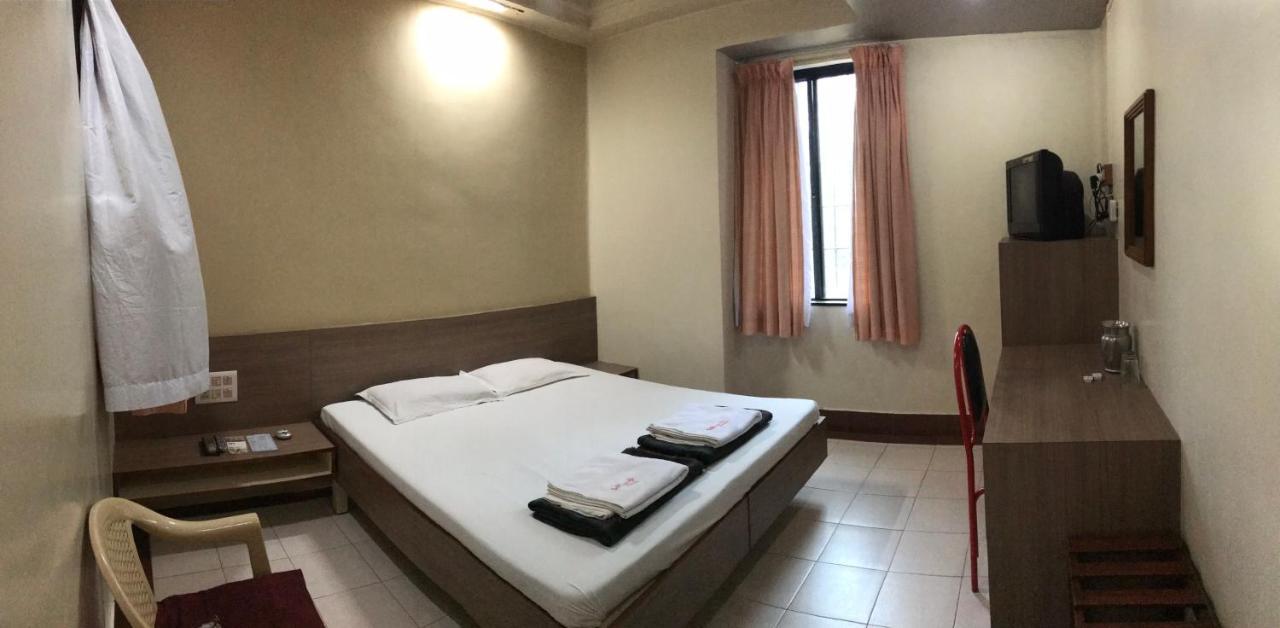 בלגאום Hotel Satkar Cafeteria מראה חיצוני תמונה