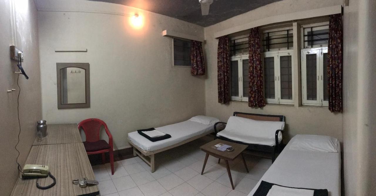 בלגאום Hotel Satkar Cafeteria מראה חיצוני תמונה