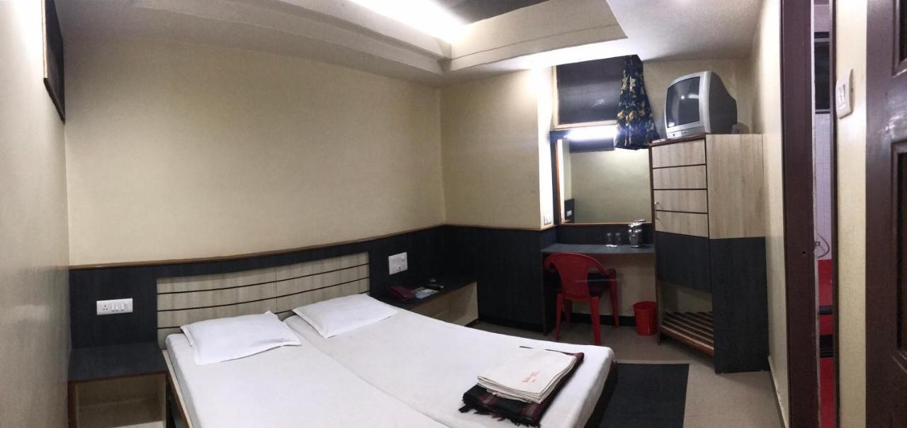 בלגאום Hotel Satkar Cafeteria מראה חיצוני תמונה