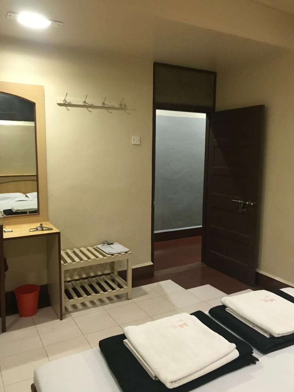 בלגאום Hotel Satkar Cafeteria מראה חיצוני תמונה