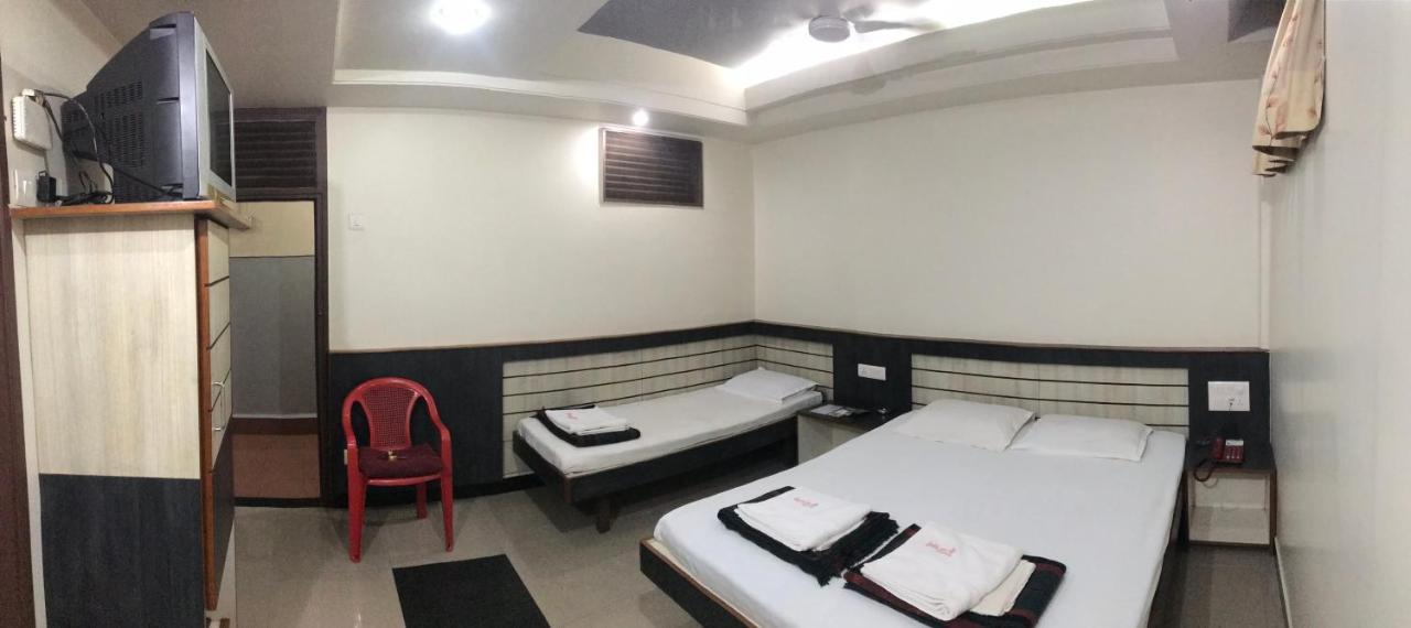 בלגאום Hotel Satkar Cafeteria מראה חיצוני תמונה